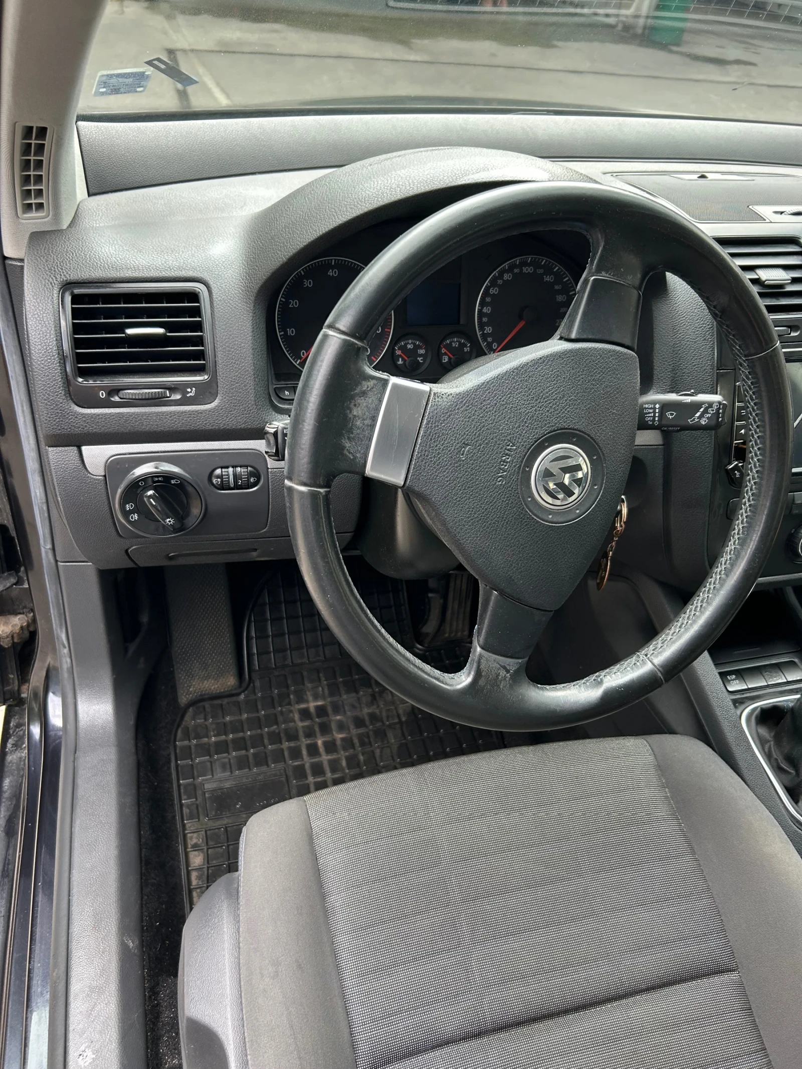 VW Golf 5, снимка 12 - Автомобили и джипове - 55710295