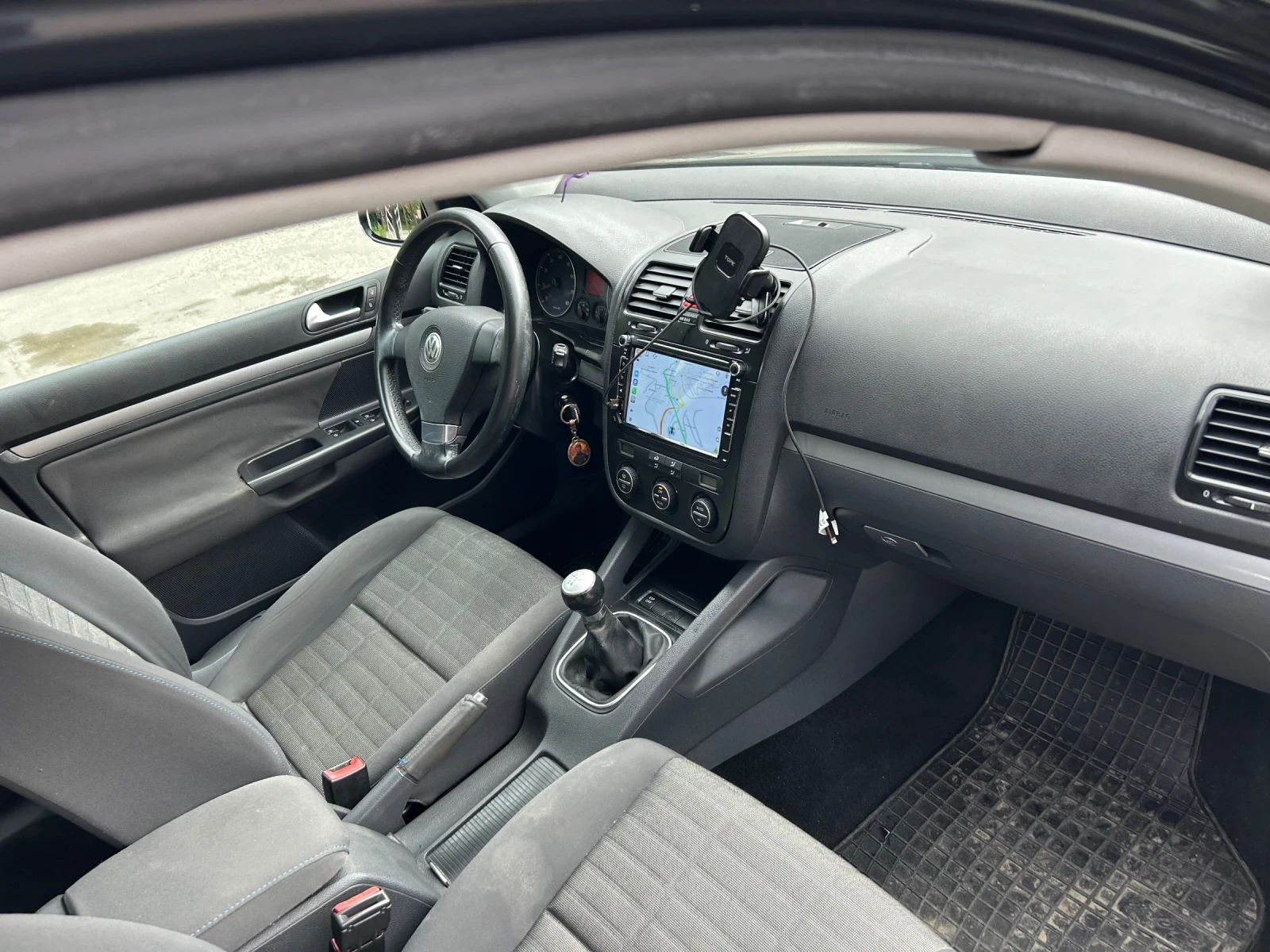 VW Golf 5, снимка 8 - Автомобили и джипове - 55710295