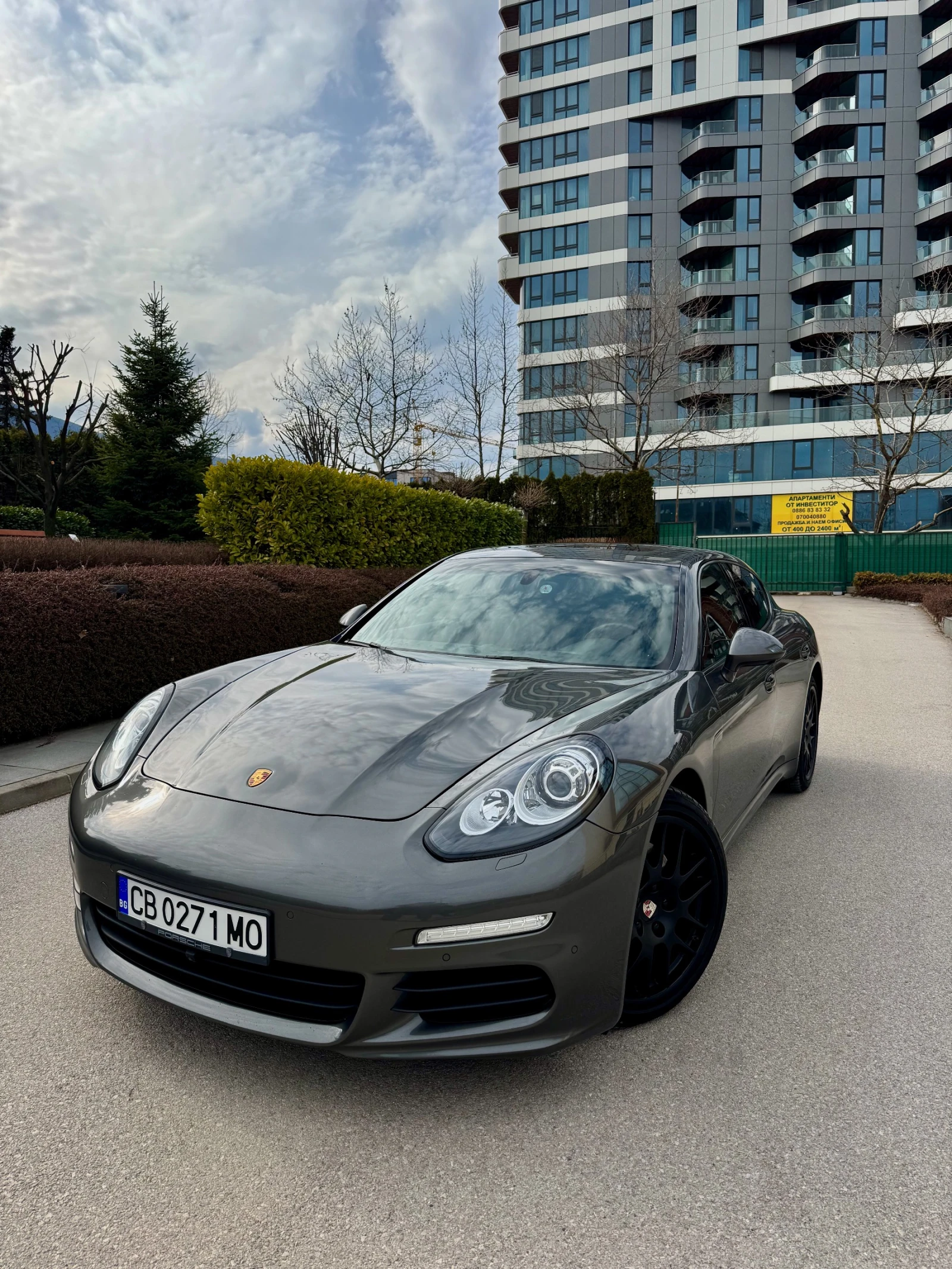 Porsche Panamera 3.6 Facelift Soft-Close 360 View