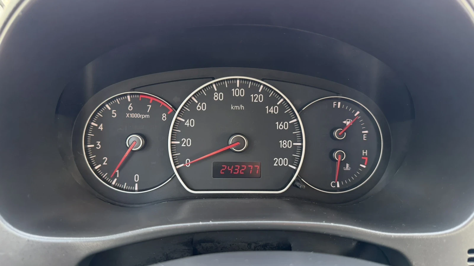 Suzuki SX4 107к.с, 243000 км, 2008г., снимка 5 - Автомобили и джипове - 55881914