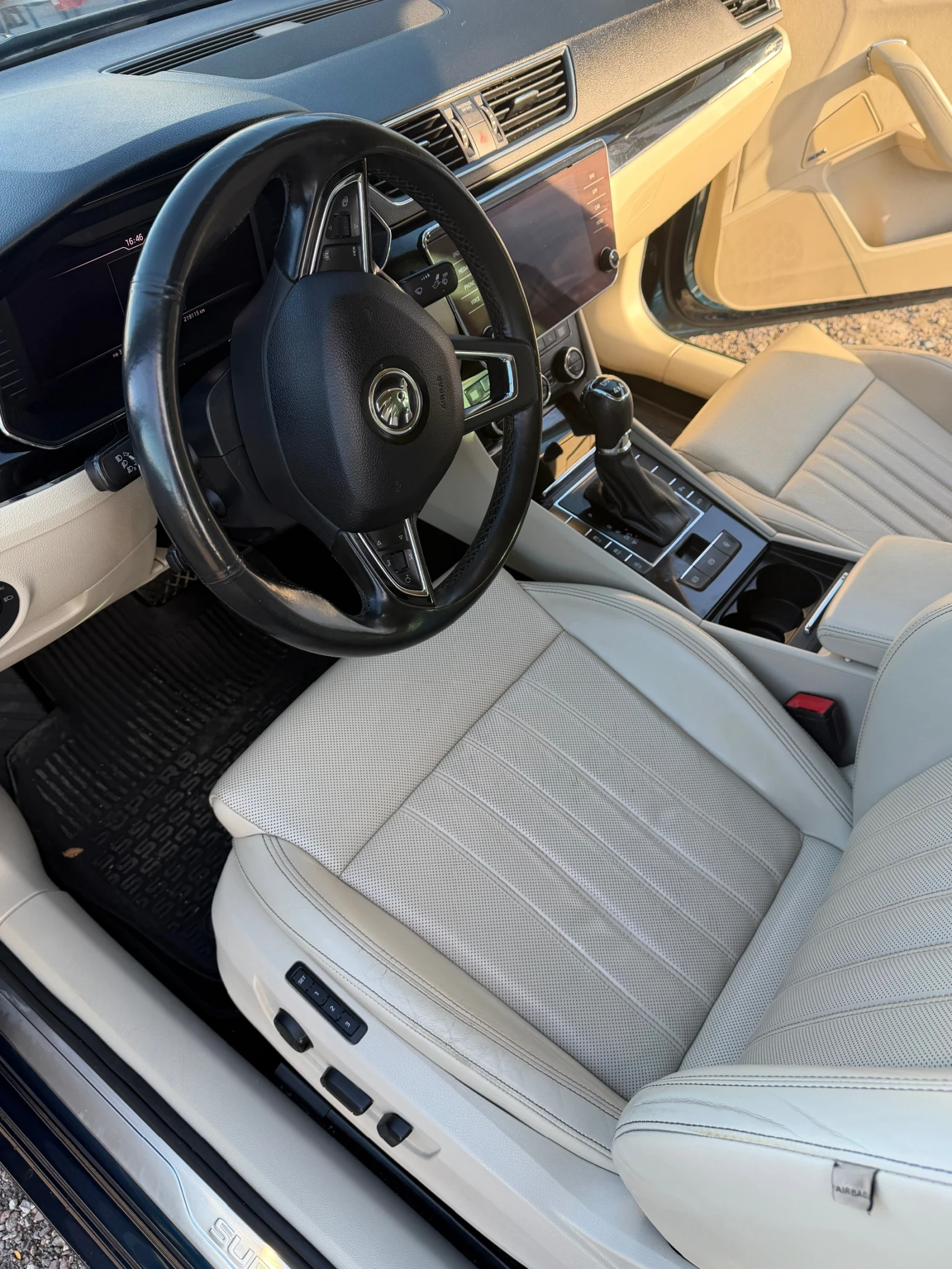 Skoda Superb, снимка 9 - Автомобили и джипове - 56544127
