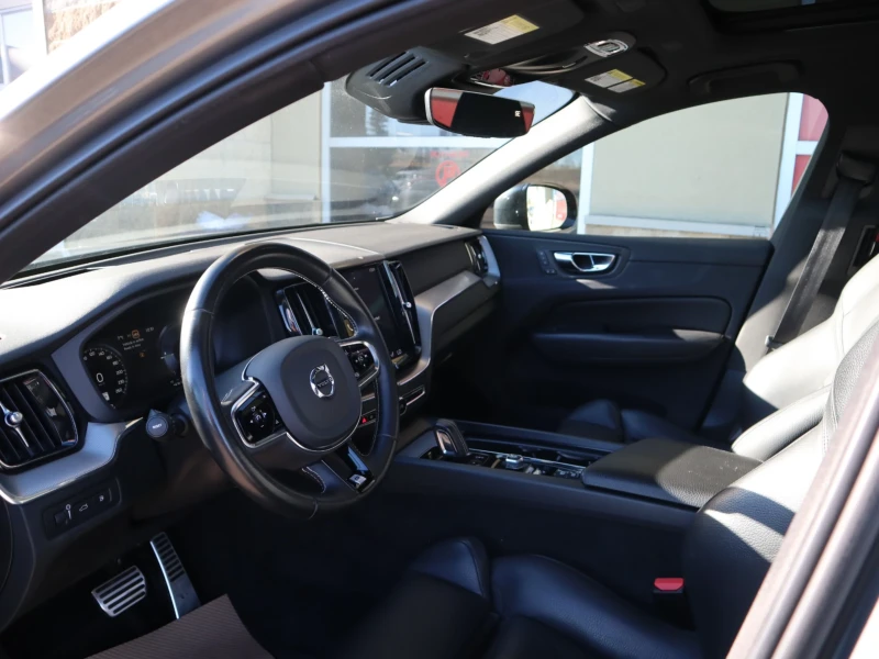 Volvo XC60 Hybrid Plug-in T8 R-Design eAWD, снимка 8 - Автомобили и джипове - 52258726