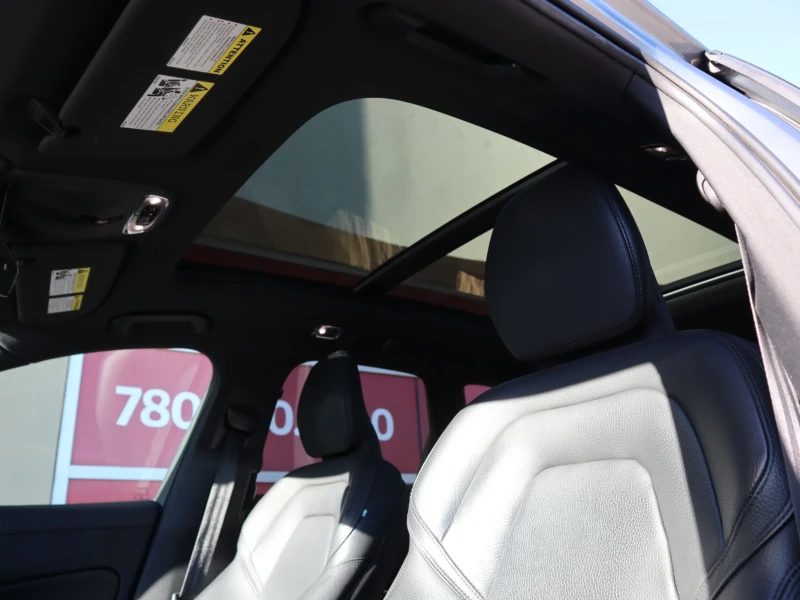 Volvo XC60 Hybrid Plug-in T8 R-Design eAWD, снимка 7 - Автомобили и джипове - 52258726