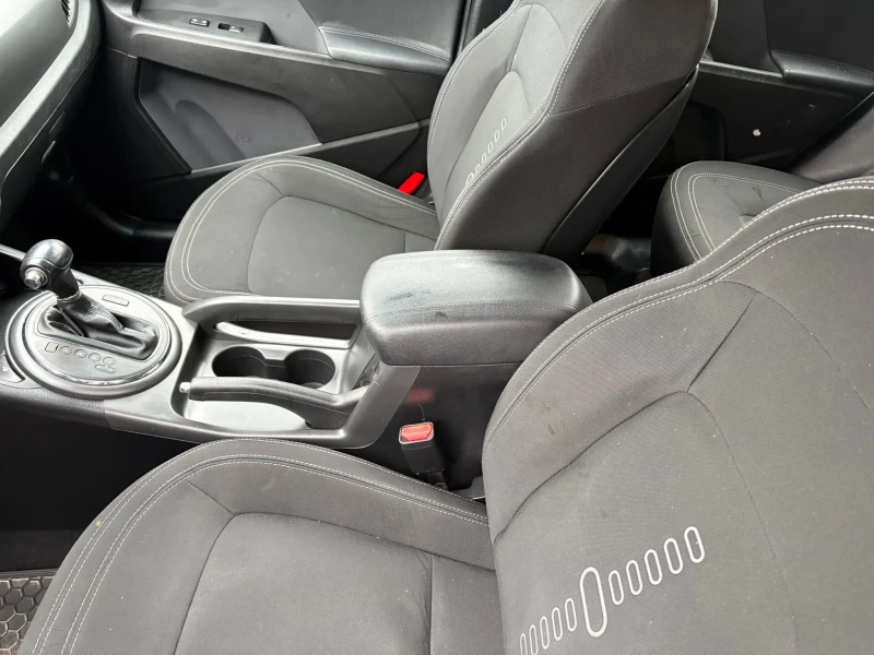 Kia Sportage 2.0 crdi 4X4 автомат, снимка 8 - Автомобили и джипове - 53066222