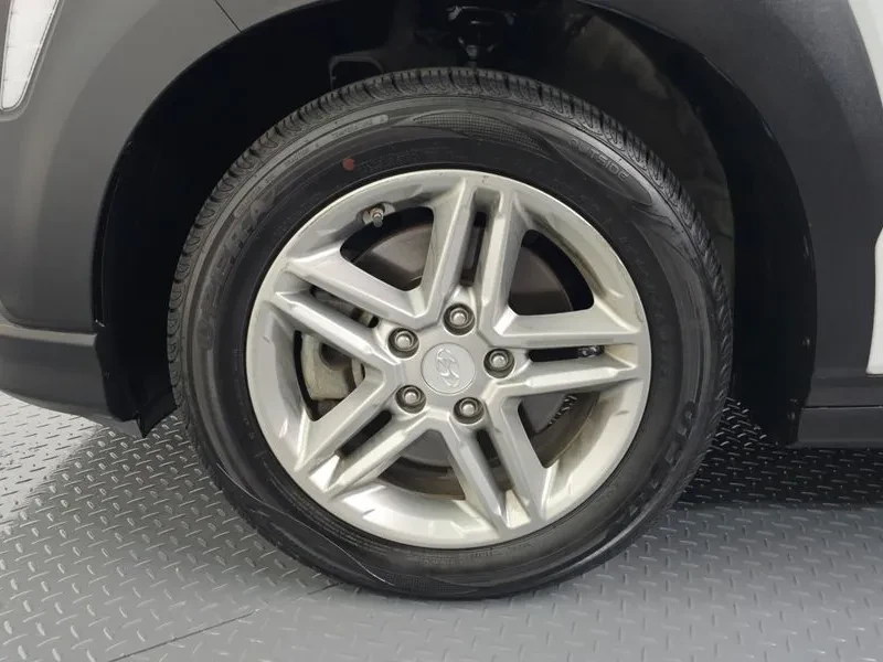 Hyundai Kona 1.6 - САМО 30% АВАНС, снимка 4 - Автомобили и джипове - 56305153