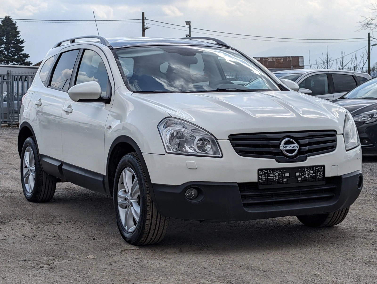 Nissan Qashqai 2.0dCi* Автоматик* 4Х4* 6+ 1 - изображение 3