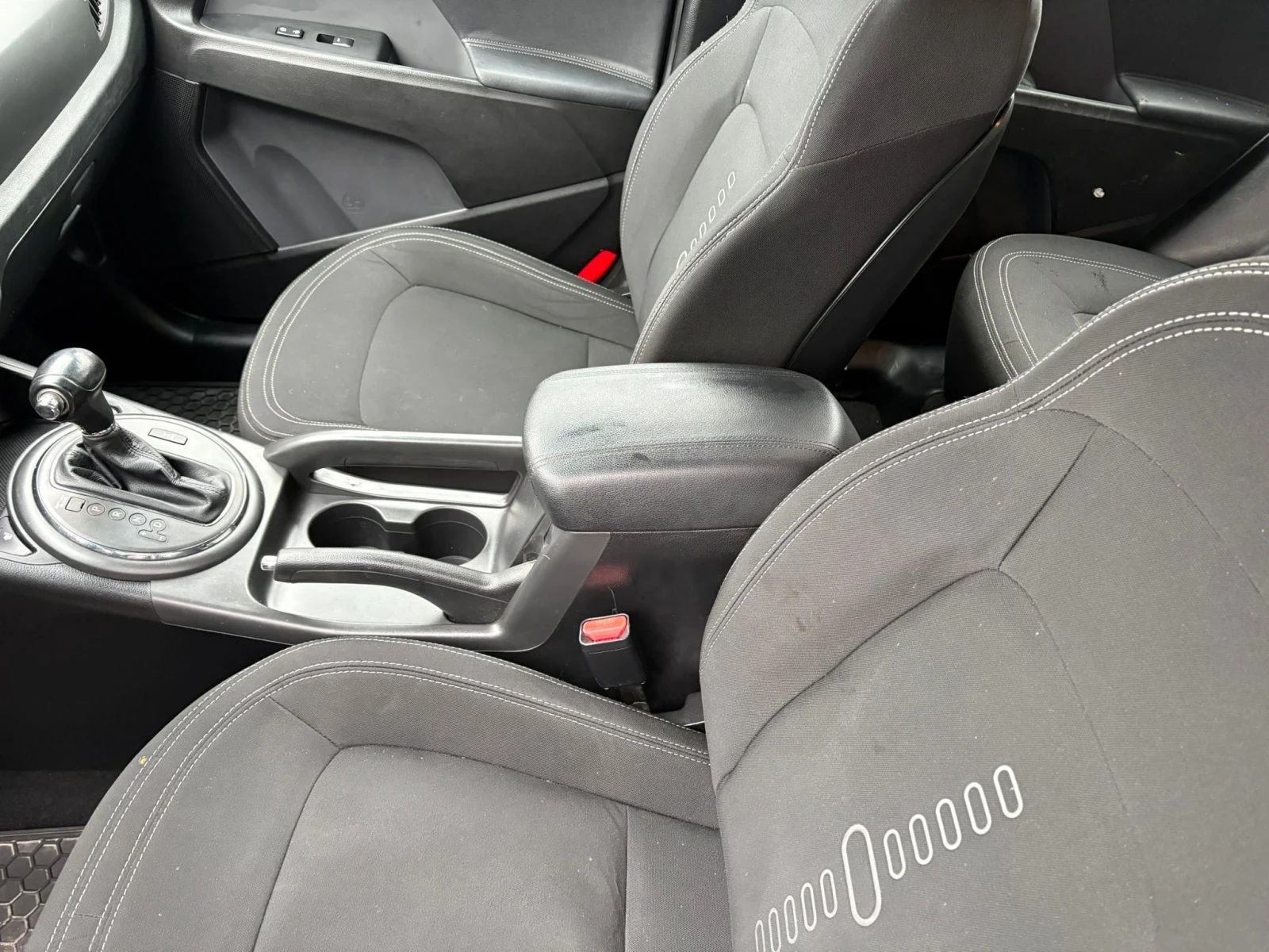 Kia Sportage 2.0 crdi 4X4 автомат - изображение 8