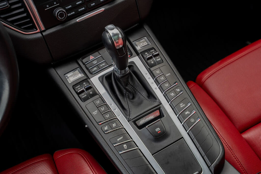 Porsche Macan AWD* АвтоКредит* (ЦЕНА ДО БГ), снимка 13 - Автомобили и джипове - 53774536