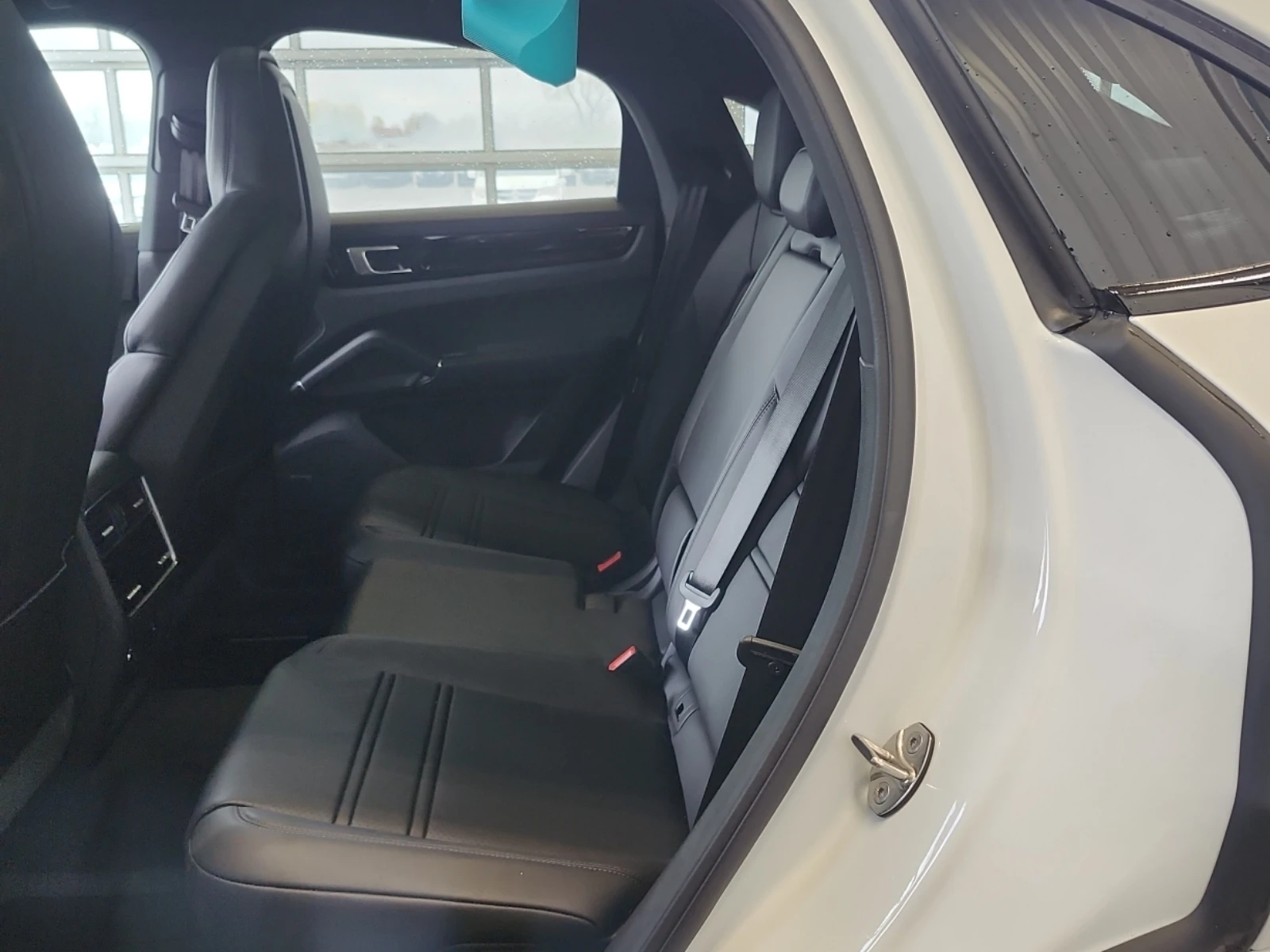 Porsche Cayenne * * CARFAX * * АВТО КРЕДИТ * * Цена до БГ * * , снимка 8 - Автомобили и джипове - 54512947