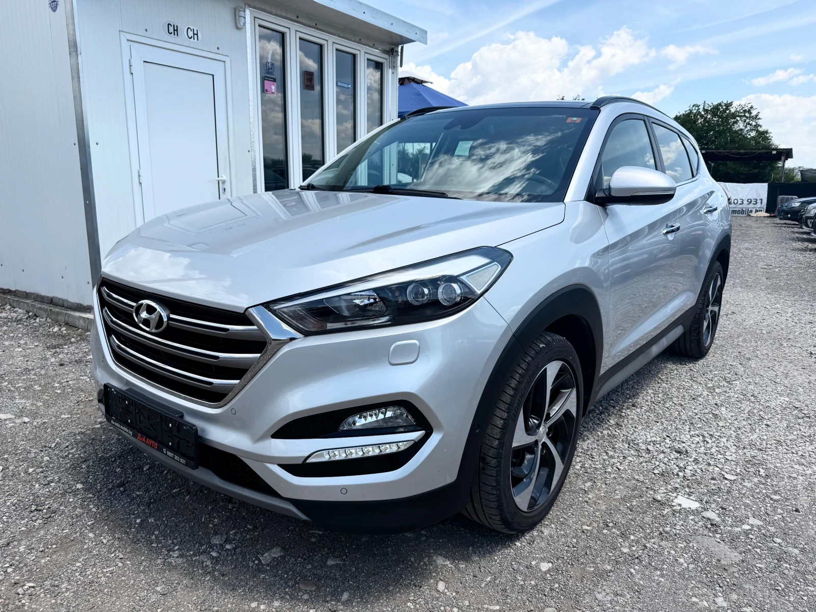 Hyundai Tucson 2.0CRDI 185к.с Швейцария 122500км.4WD, снимка 4 - Автомобили и джипове - 54999192