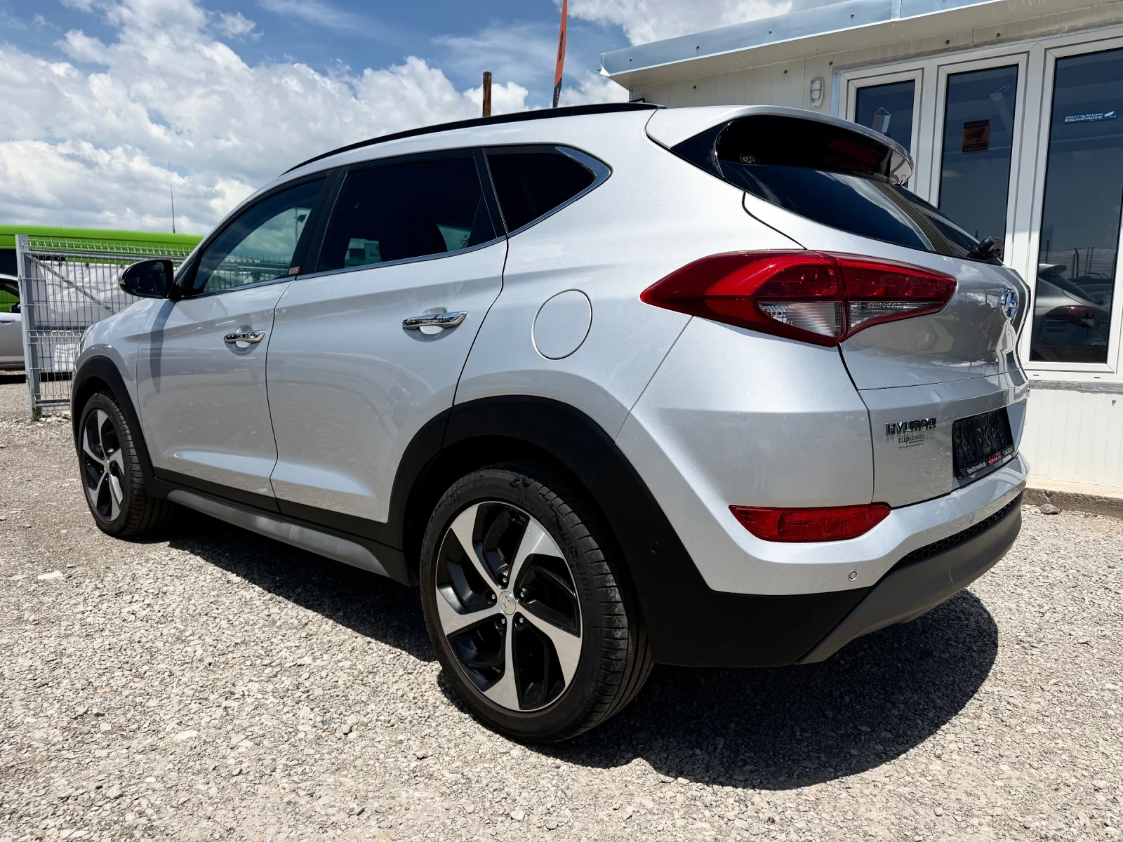 Hyundai Tucson 2.0CRDI 185к.с Швейцария 122500км.4WD, снимка 7 - Автомобили и джипове - 54999192