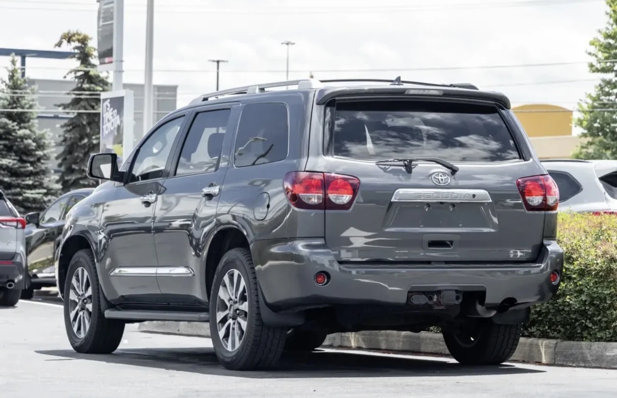 Toyota Sequoia LIMITED * 4WD * 8 МЕСТА * 1 СОБСТВЕНИК * CARFAX * , снимка 4 - Автомобили и джипове - 55051915
