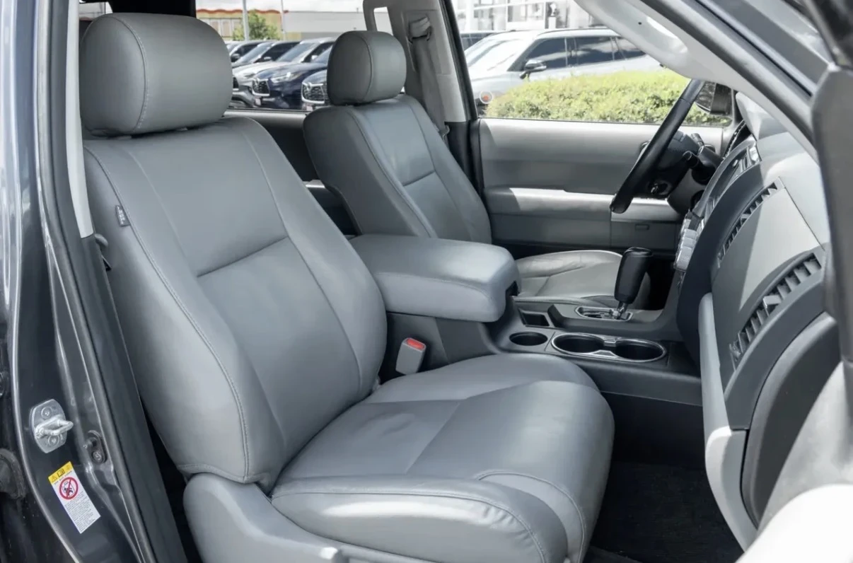 Toyota Sequoia LIMITED * 4WD * 8 МЕСТА * 1 СОБСТВЕНИК * CARFAX * , снимка 9 - Автомобили и джипове - 55051915