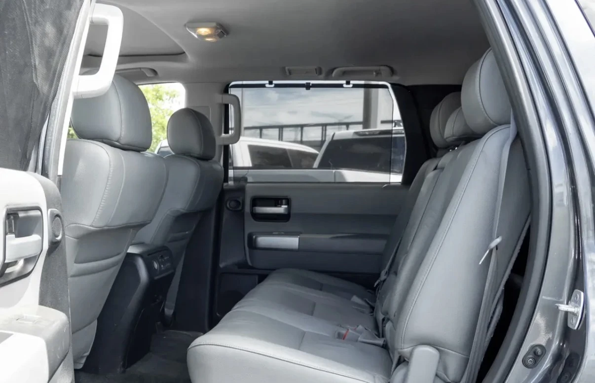 Toyota Sequoia LIMITED * 4WD * 8 МЕСТА * 1 СОБСТВЕНИК * CARFAX * , снимка 10 - Автомобили и джипове - 55051915