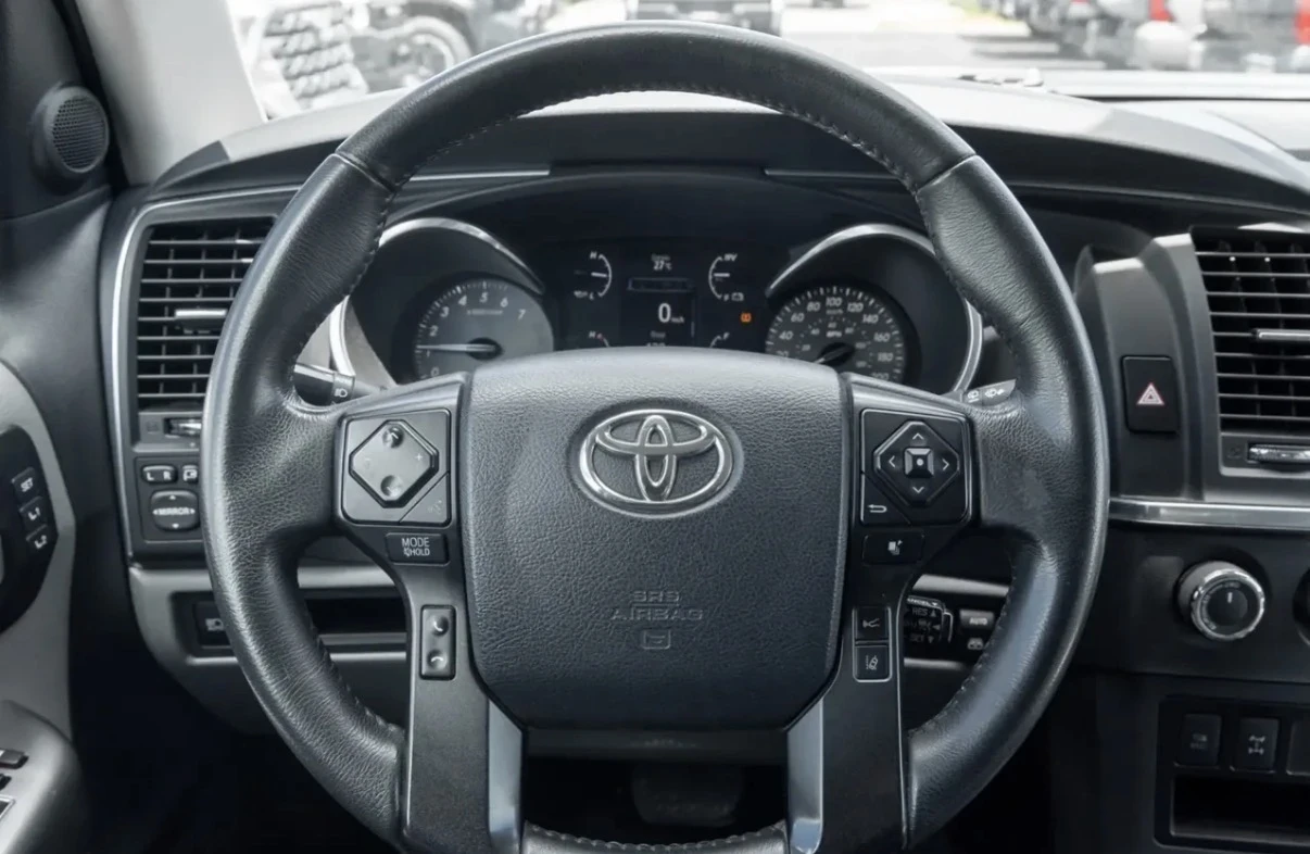 Toyota Sequoia LIMITED * 4WD * 8 МЕСТА * 1 СОБСТВЕНИК * CARFAX * , снимка 7 - Автомобили и джипове - 55051915
