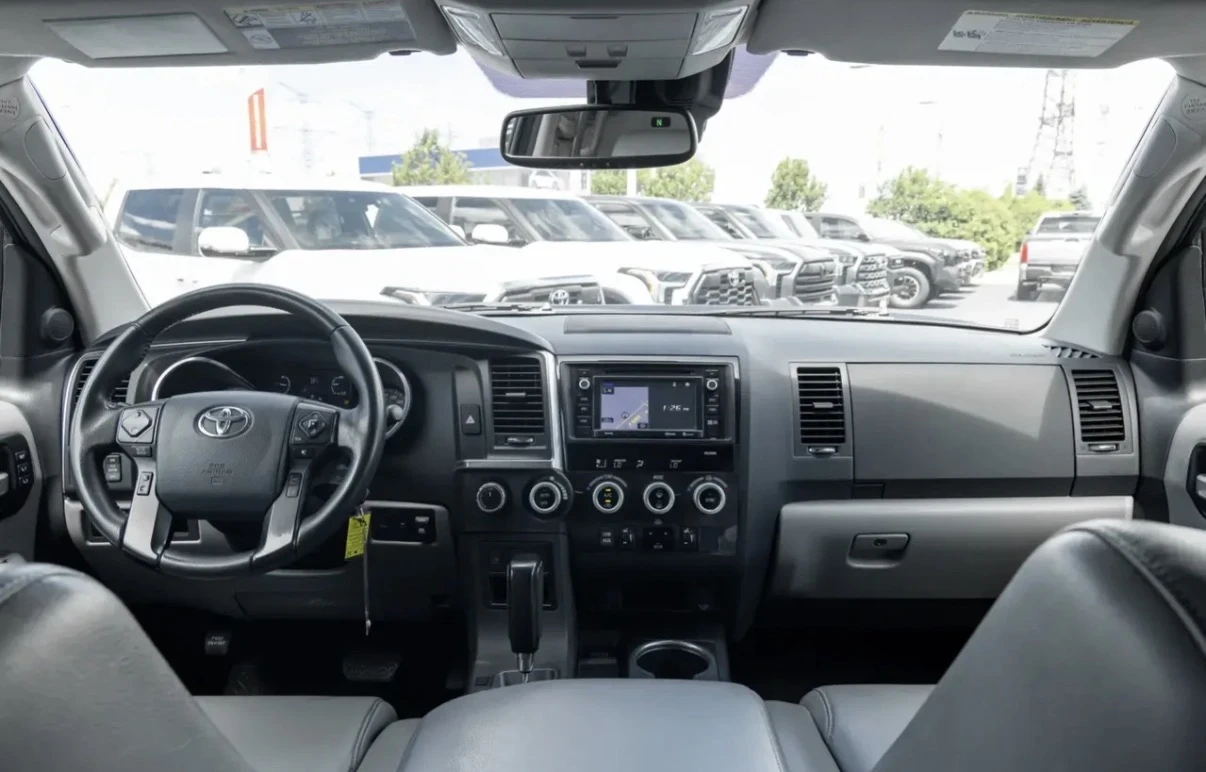 Toyota Sequoia LIMITED * 4WD * 8 МЕСТА * 1 СОБСТВЕНИК * CARFAX * , снимка 8 - Автомобили и джипове - 55051915