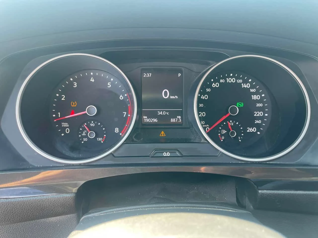 VW Tiguan * Trendline * АВТОКРЕДИТ БЕЗ ПЪРВОНАЧАЛНА ВНОСКА* , снимка 8 - Автомобили и джипове - 55528479