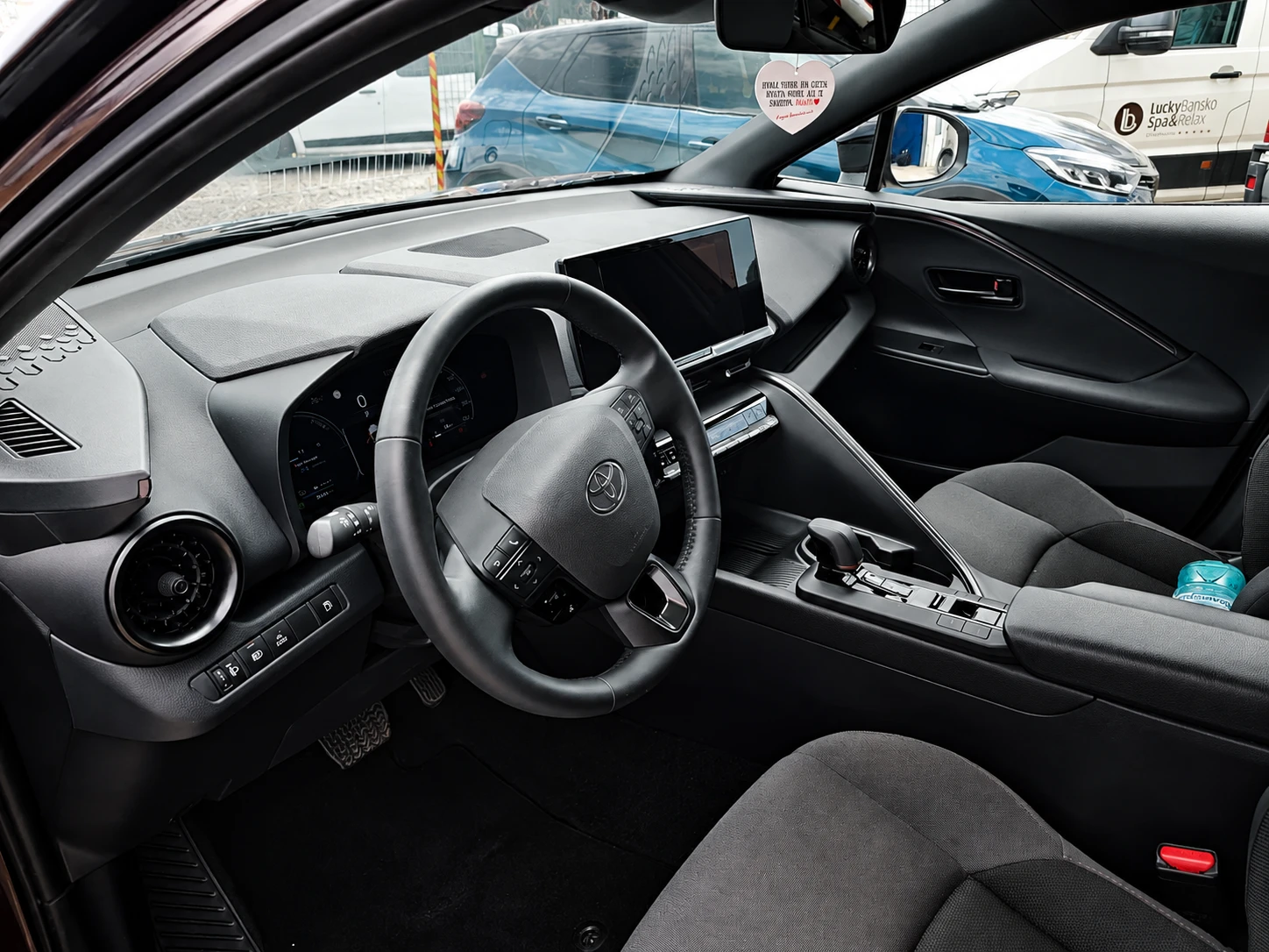 Toyota C-HR PHEV, снимка 12 - Автомобили и джипове - 55654132