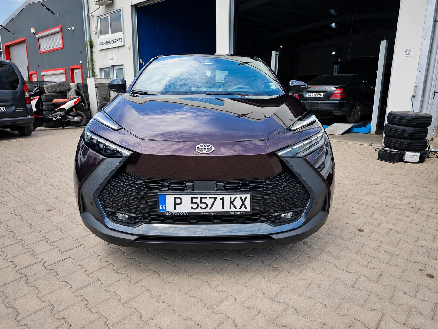 Toyota C-HR PHEV, снимка 2 - Автомобили и джипове - 55654132