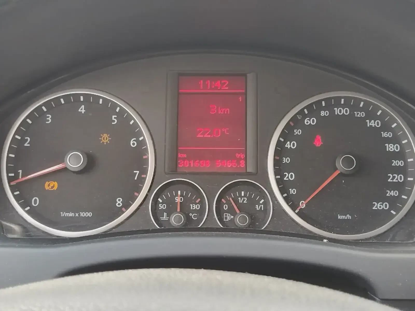 VW Tiguan, снимка 6 - Автомобили и джипове - 56268323
