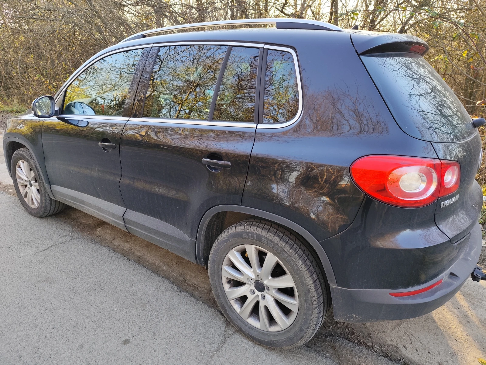 VW Tiguan, снимка 2 - Автомобили и джипове - 56268323