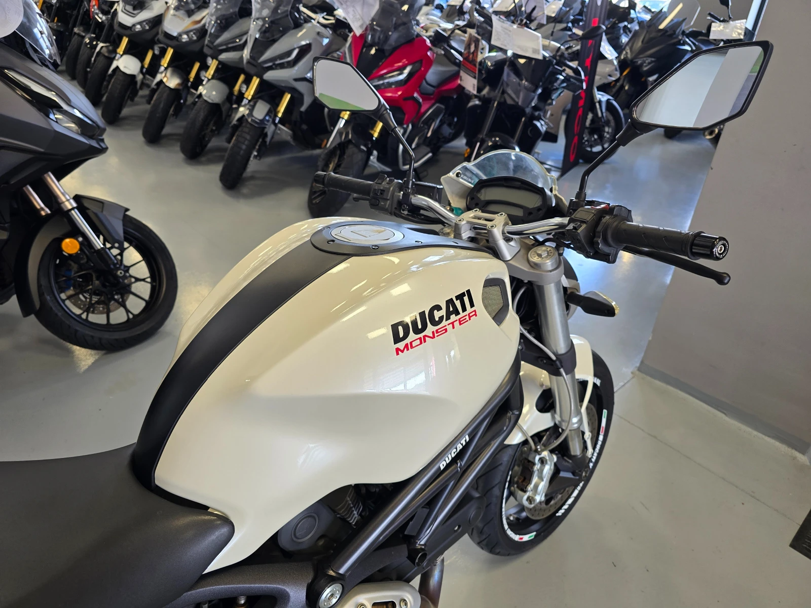 Ducati Monster 696ie, White Pearl! | Mobile.bg � ����������� 11