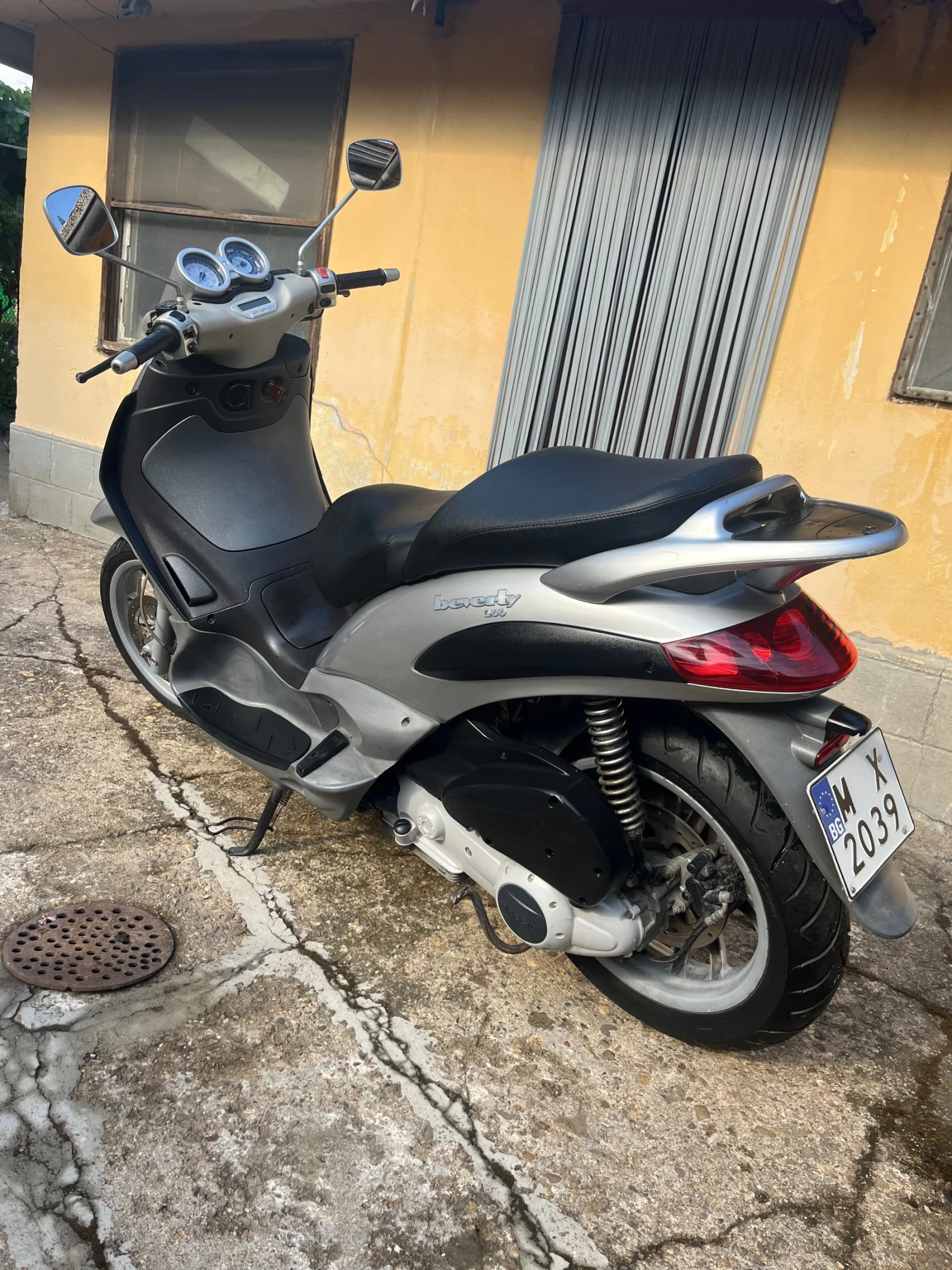 Piaggio Beverly 200, снимка 4 - Мотоциклети и мототехника - 54989968