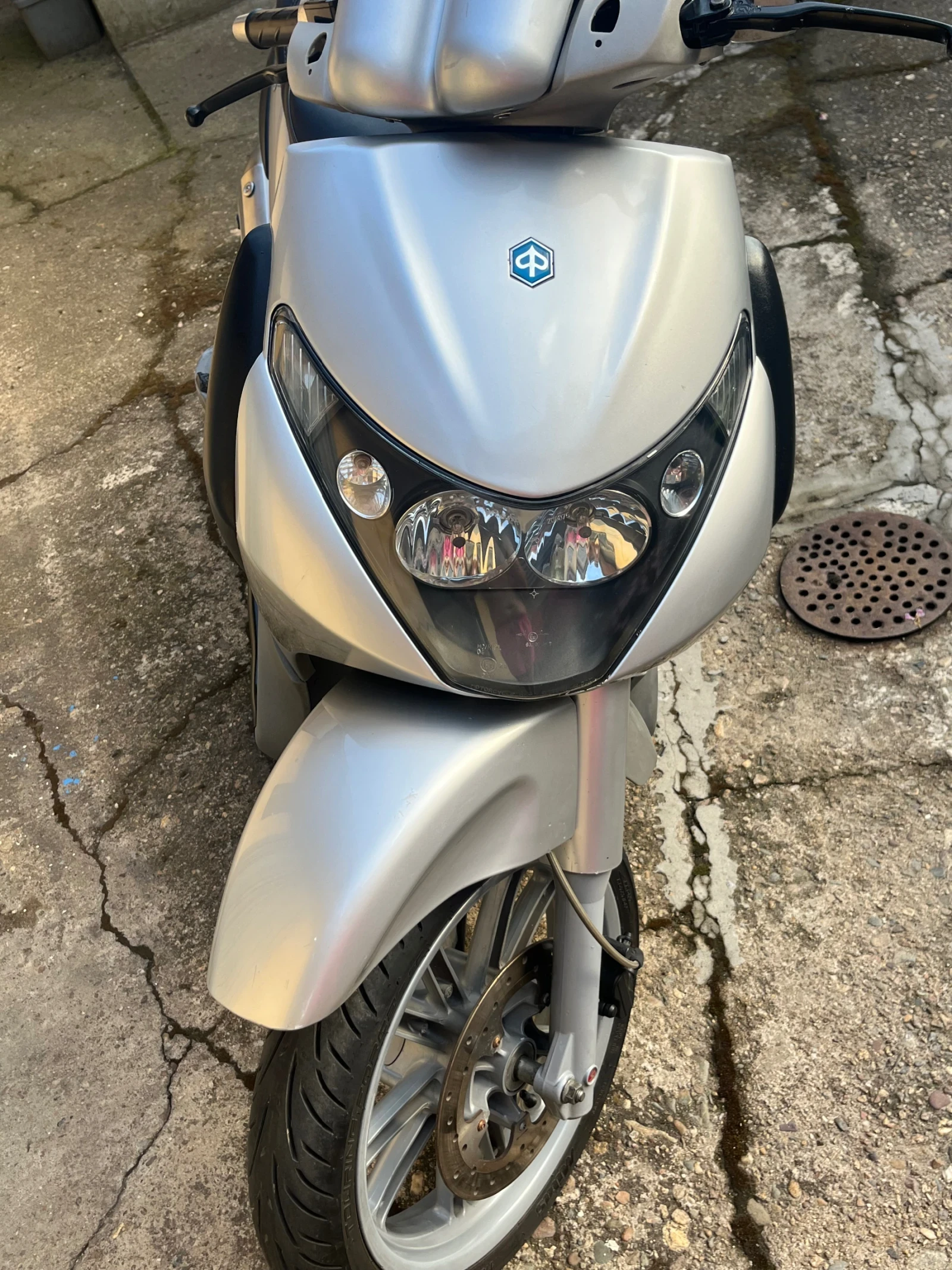 Piaggio Beverly 200, снимка 8 - Мотоциклети и мототехника - 54989968