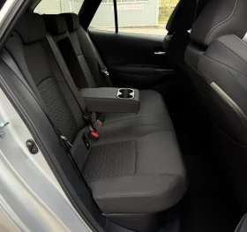 Toyota Corolla 1.8HSD в гаранция - 2бр., снимка 10
