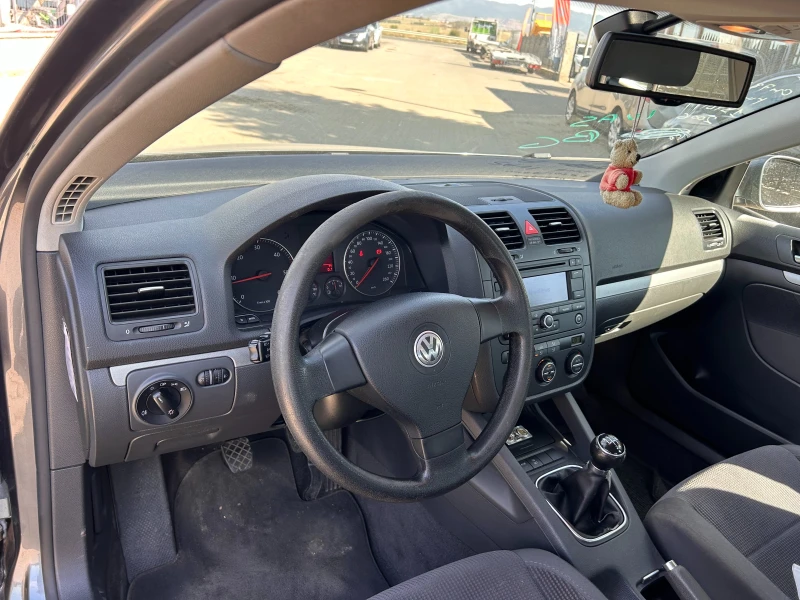 VW Jetta 1.9TDI EURO 4, снимка 9 - Автомобили и джипове - 47356512