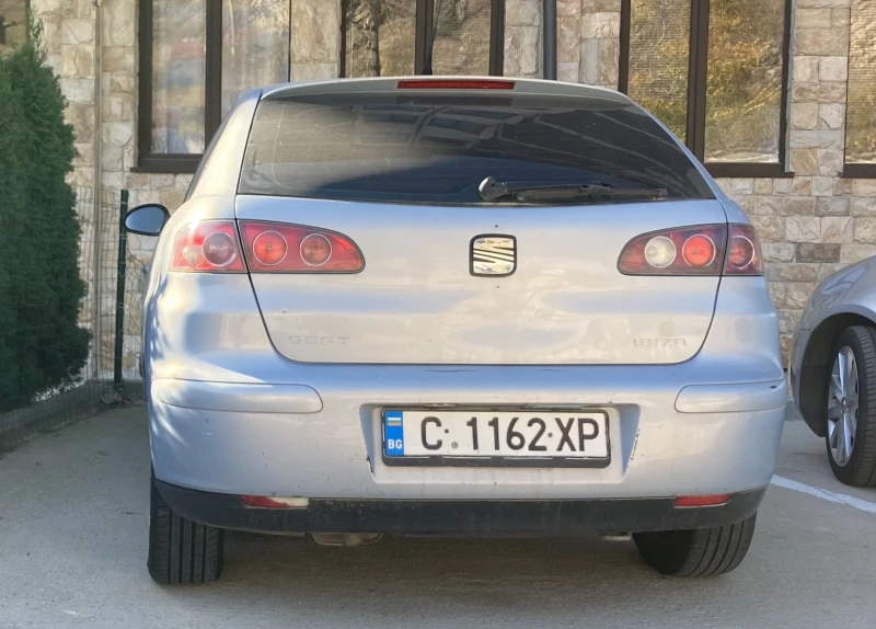 Seat Ibiza, снимка 1 - Автомобили и джипове - 47804938