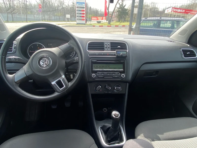 VW Polo 1.2 R-line, снимка 11 - Автомобили и джипове - 47819773