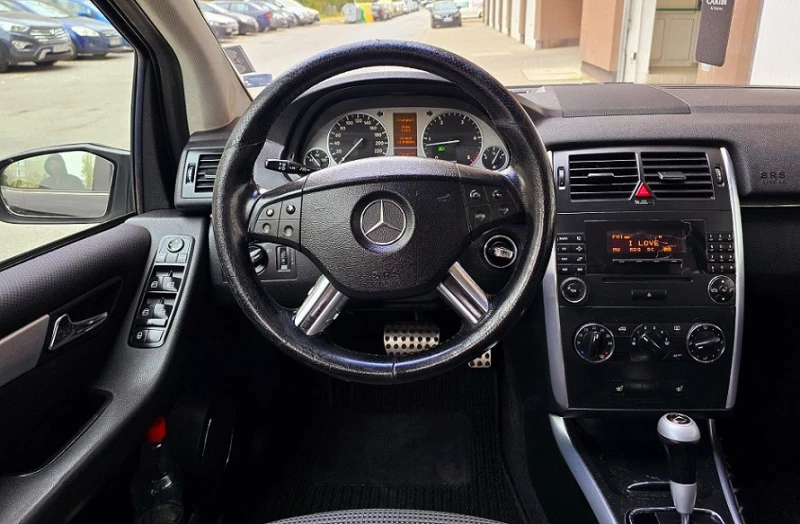 Mercedes-Benz B 180, снимка 12 - Автомобили и джипове - 47826936