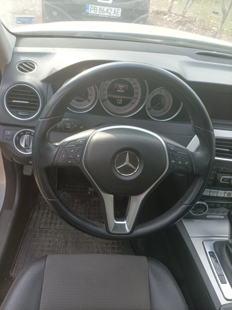 Mercedes-Benz C 220, снимка 8 - Автомобили и джипове - 48605087