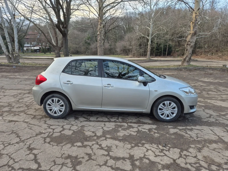 Toyota Auris 2.0 , снимка 4 - Автомобили и джипове - 48969350