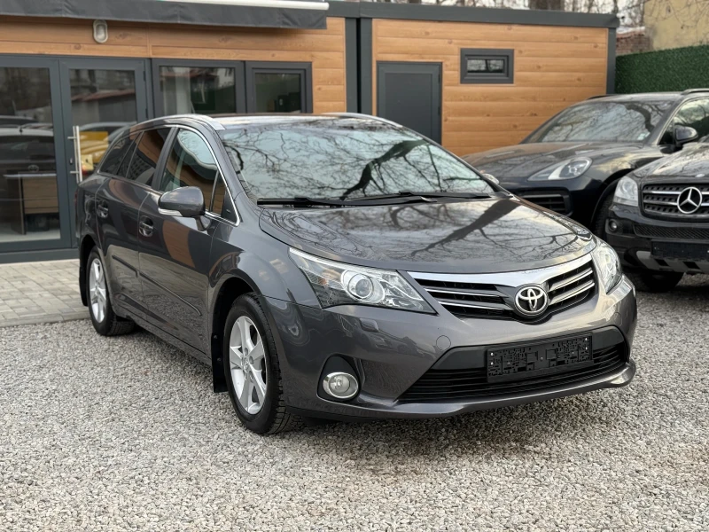 Toyota Avensis 1.8i/Automatic/Facelift/Камера/Подгрев седалки, снимка 3 - Автомобили и джипове - 49132201