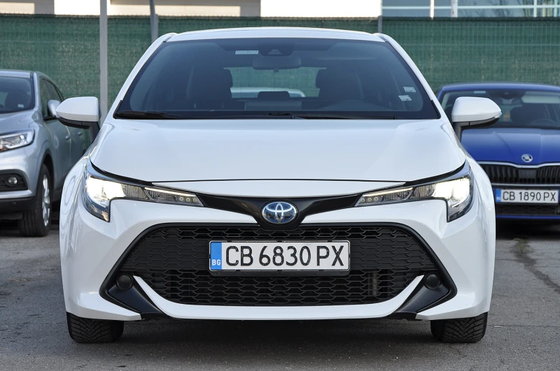 Toyota Corolla 1.8 hybrid Гаранционен!, снимка 2 - Автомобили и джипове - 49393343