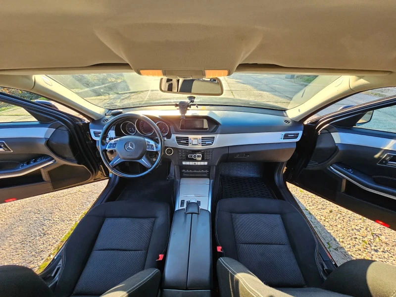 Mercedes-Benz E 200, снимка 12 - Автомобили и джипове - 52739665