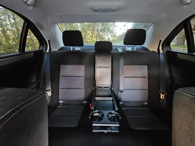 Mercedes-Benz E 200, снимка 9 - Автомобили и джипове - 52739665