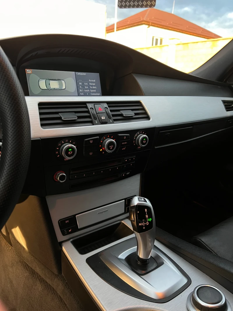 BMW 530 М-Пакет / Динамик / Хед-ъп / Дистроник, снимка 9 - Автомобили и джипове - 53260868