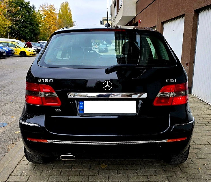 Mercedes-Benz B 180, снимка 3 - Автомобили и джипове - 47826936