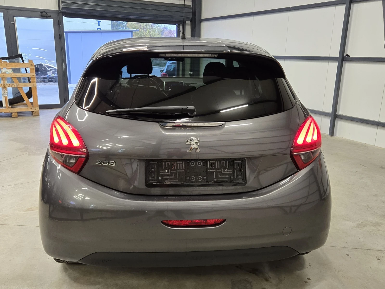 Peugeot 208 Facelift / 1.2 VTI / EU6 / 110k km - изображение 5