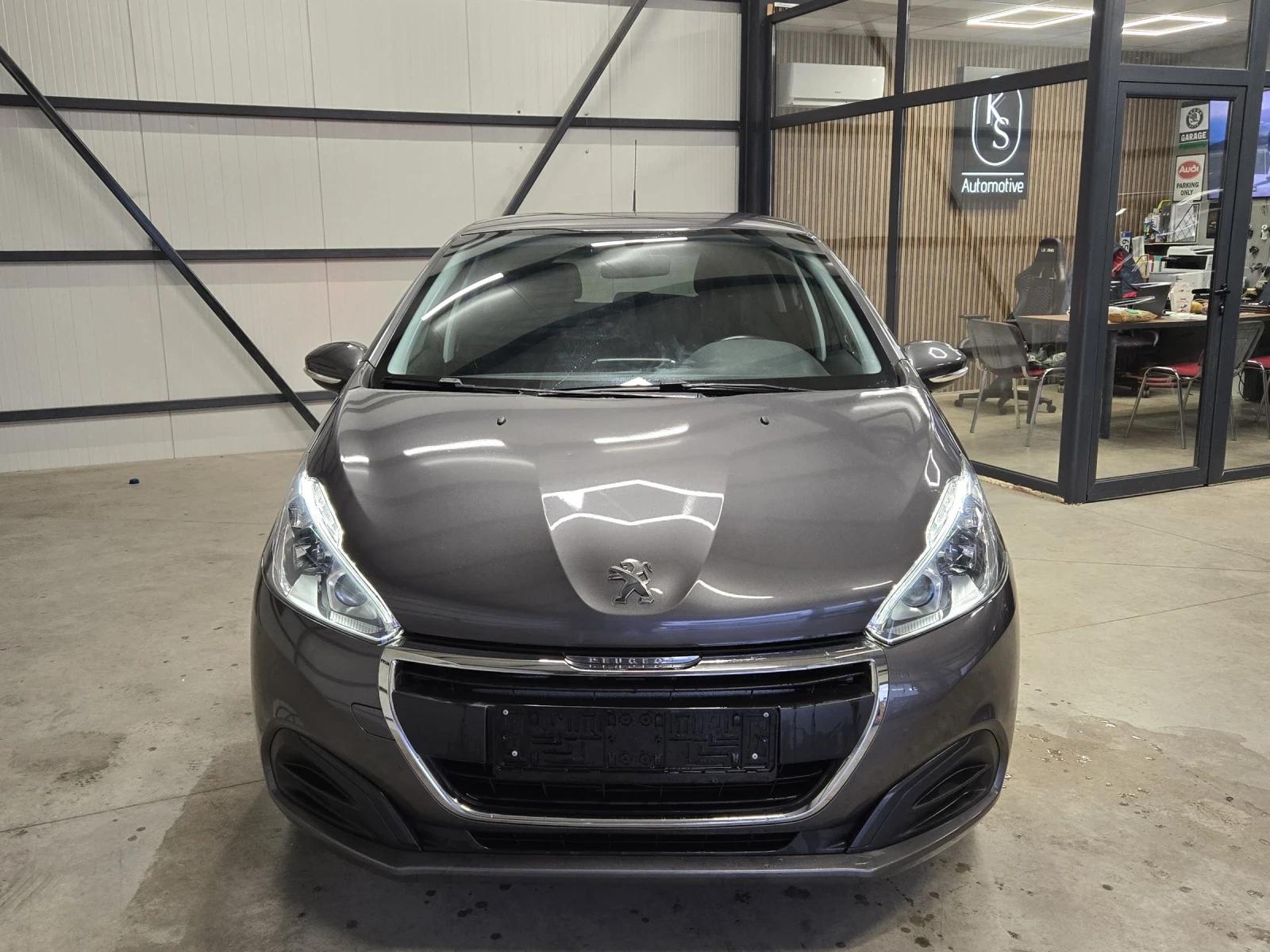 Peugeot 208 Facelift / 1.2 VTI / EU6 / 110k km - изображение 2