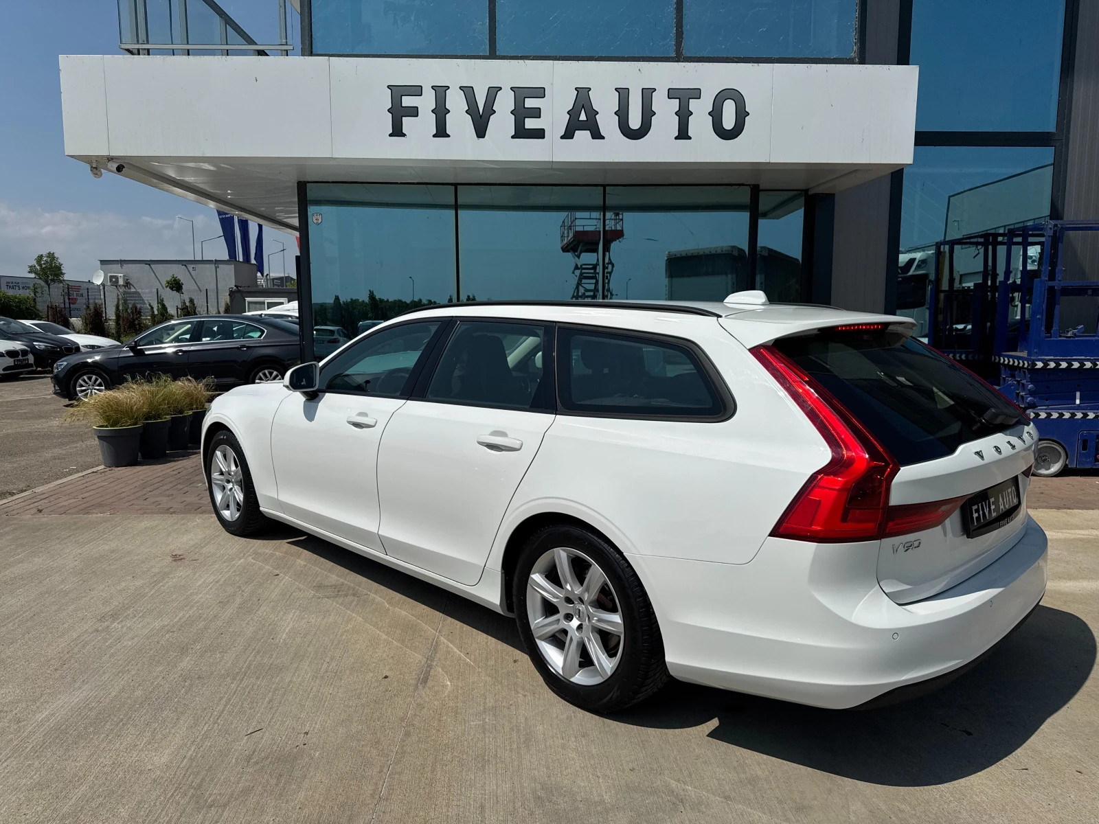 Volvo V90  - изображение 7