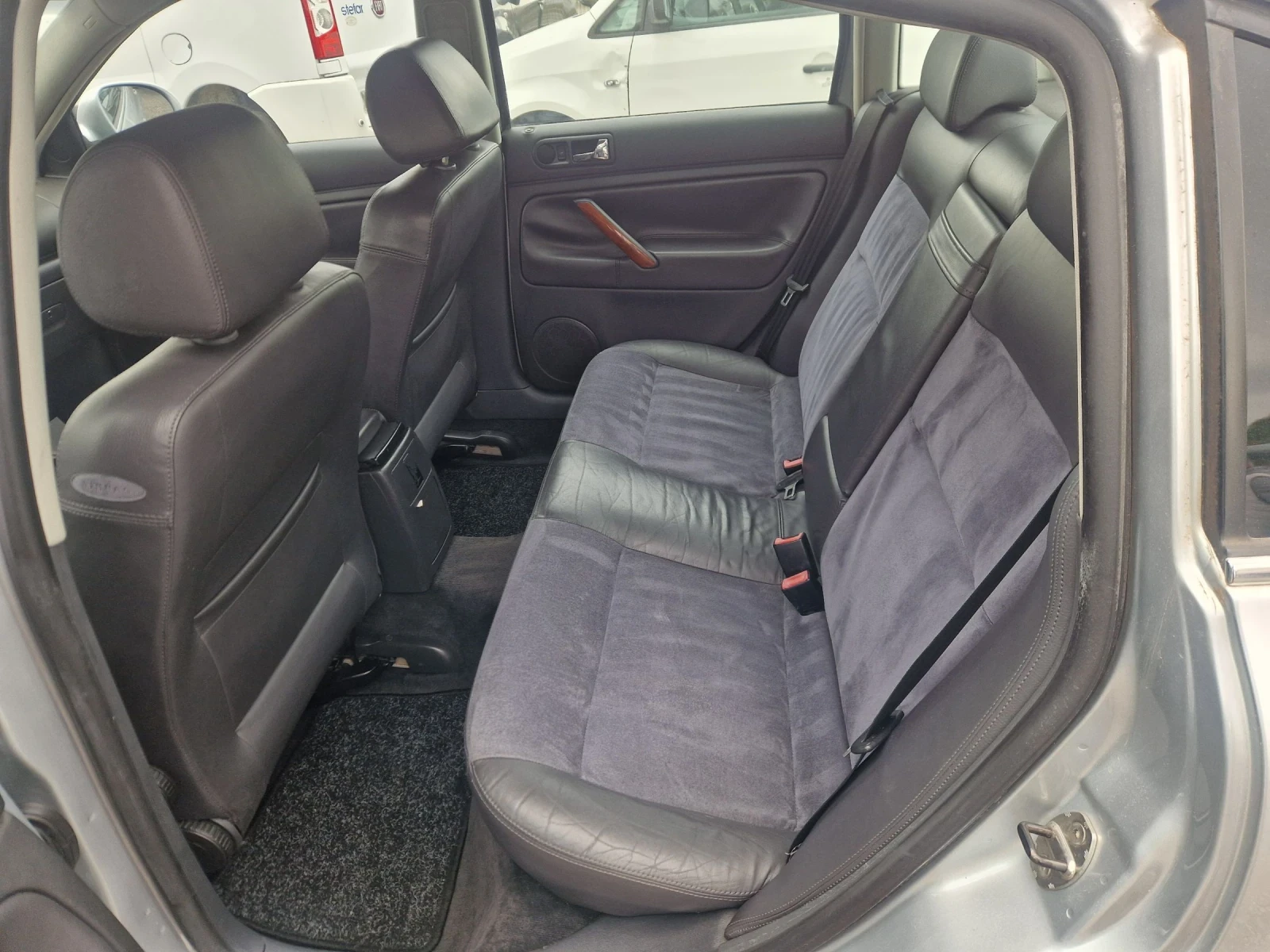 VW Passat 1.9TDI 131HP.HI-LINE ITALIA - изображение 8