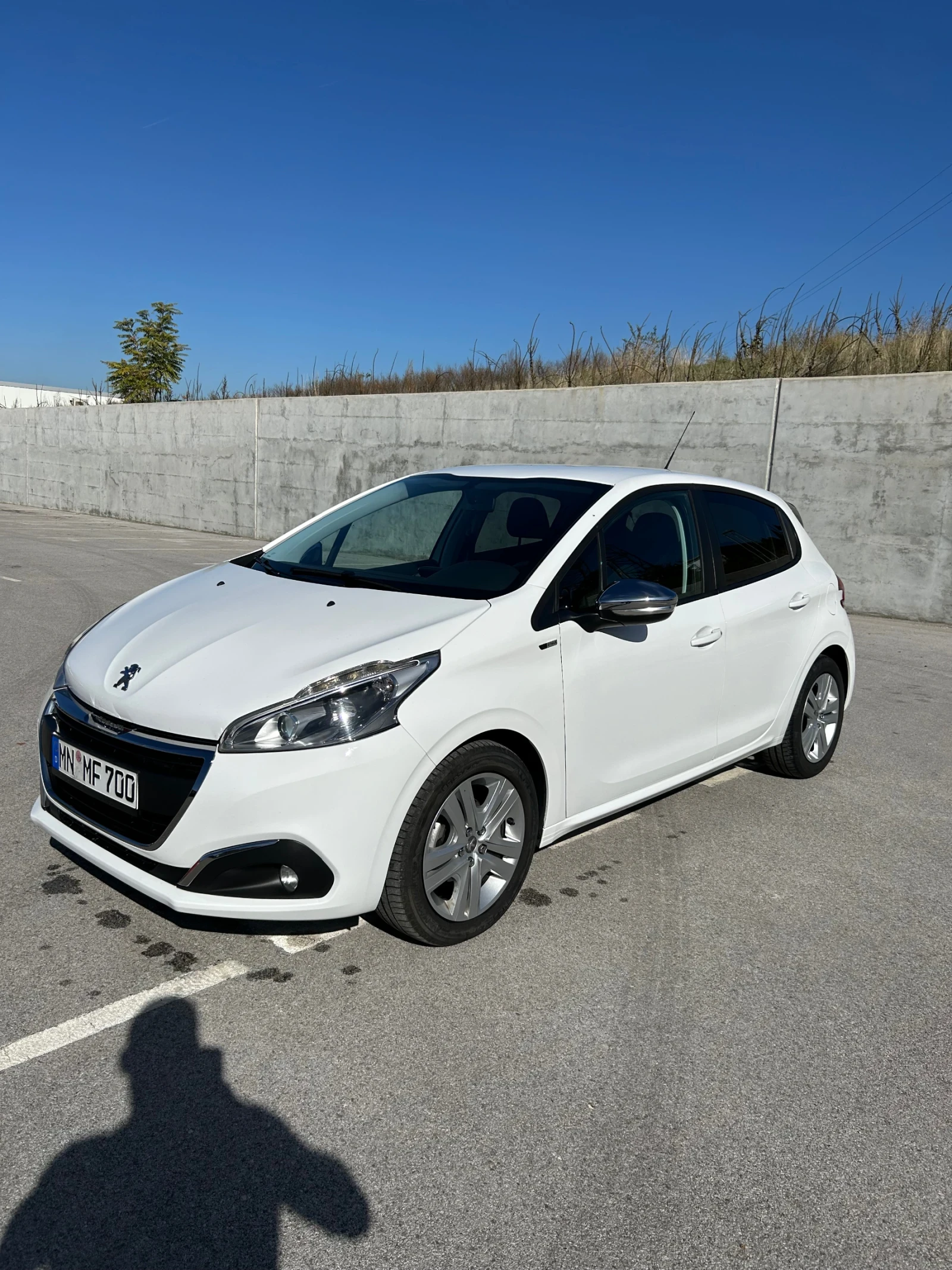 Peugeot 208 1.2 Pure Tech Euro6 Като нова - изображение 6