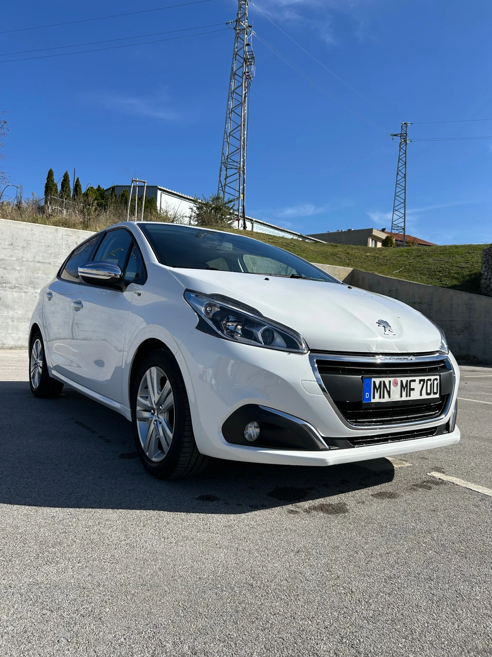 Peugeot 208 1.2 Pure Tech Euro6 Като нова - изображение 8