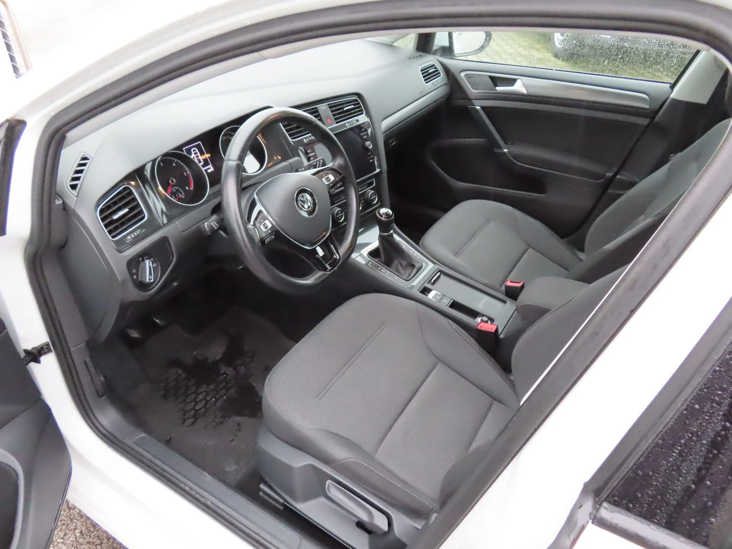 VW Golf Variant Comfortline 1.6TDI BMT - изображение 4