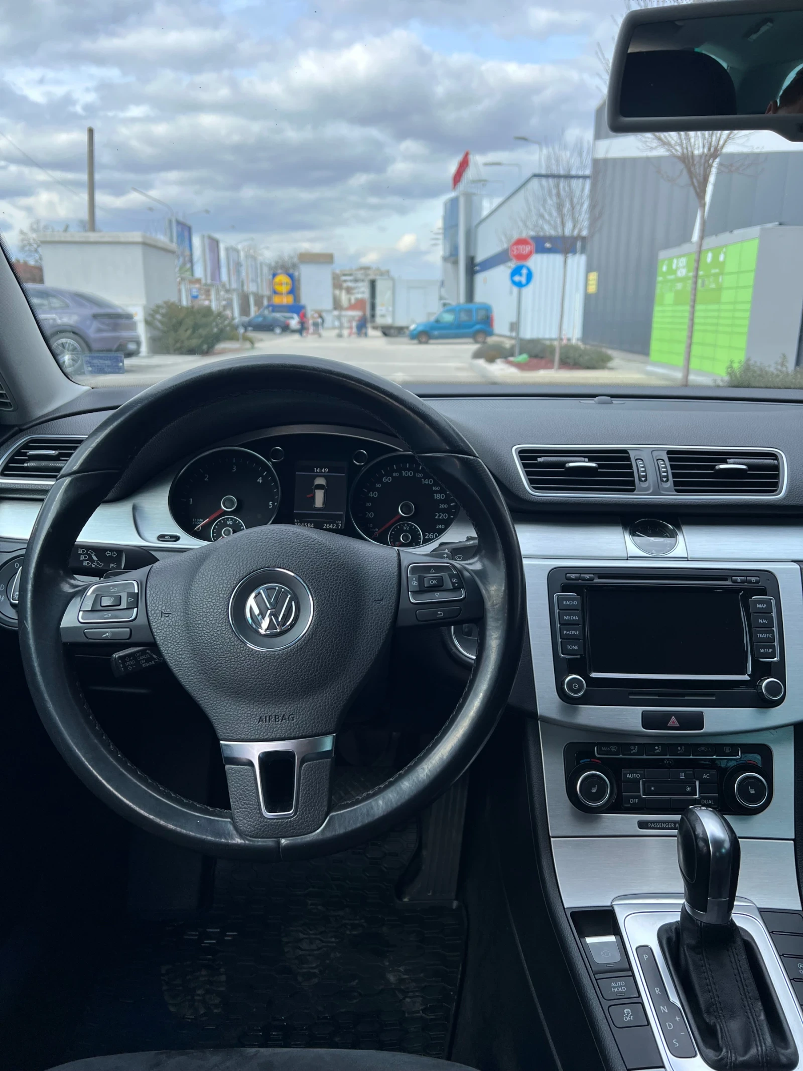VW Passat Обслужен !! Full! Теглич! Печка!, снимка 12 - Автомобили и джипове - 53928584