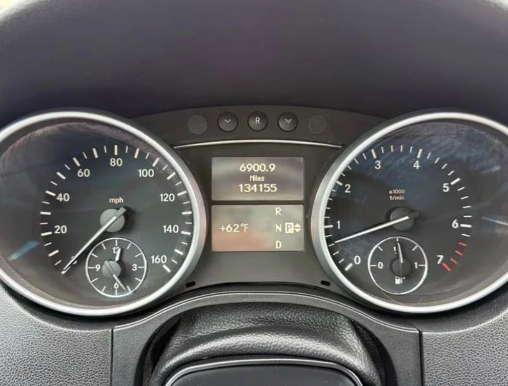 Mercedes-Benz ML 550 AMG * НА ПРУЖИНИ * ШИБИДАХ * БЕЗ ИНЦИДЕНТ * , снимка 8 - Автомобили и джипове - 54068591